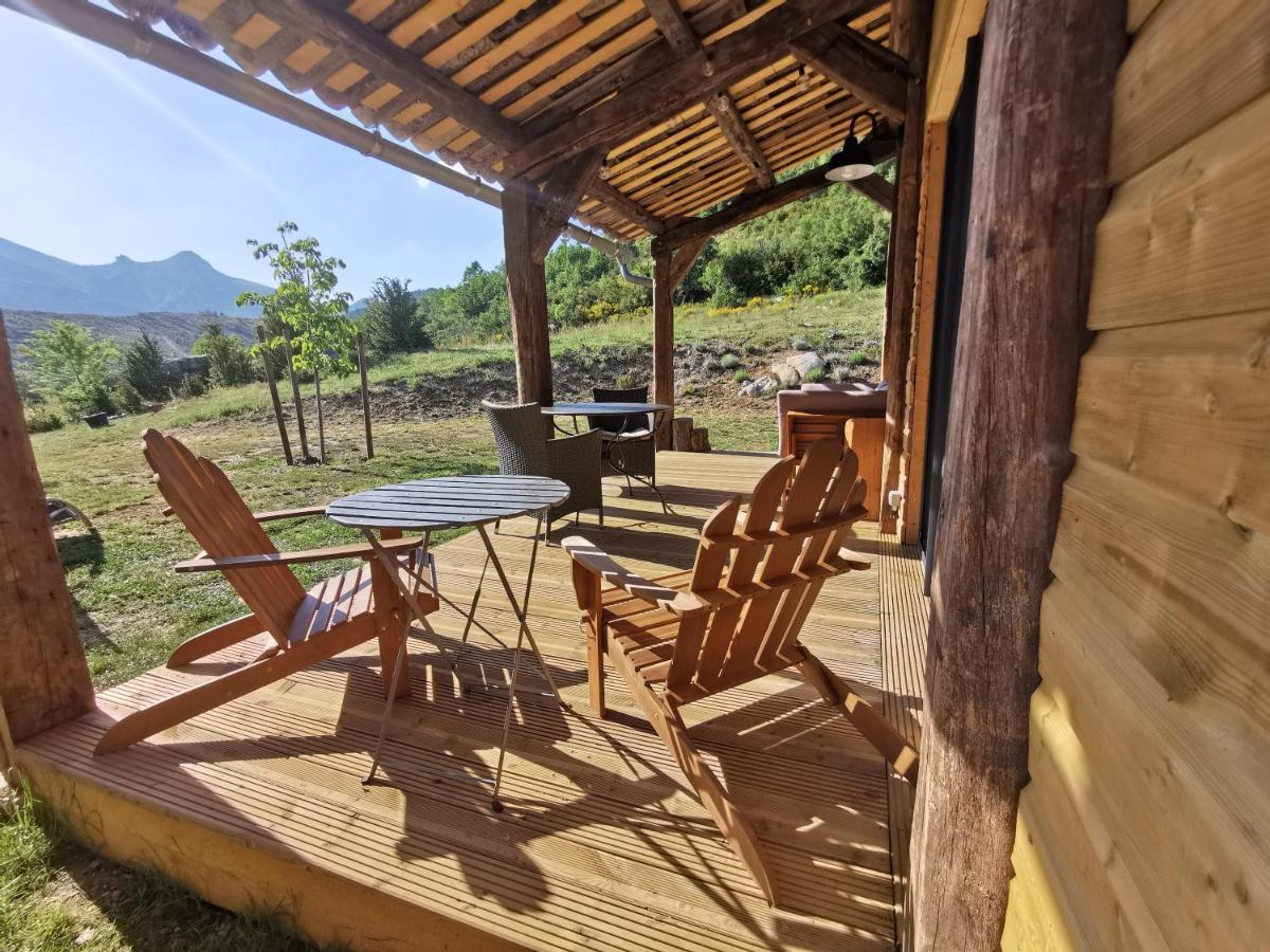 La Peyregoune, Logement En Pleine Nature Et Table D'Hotes Blieux Exterior foto