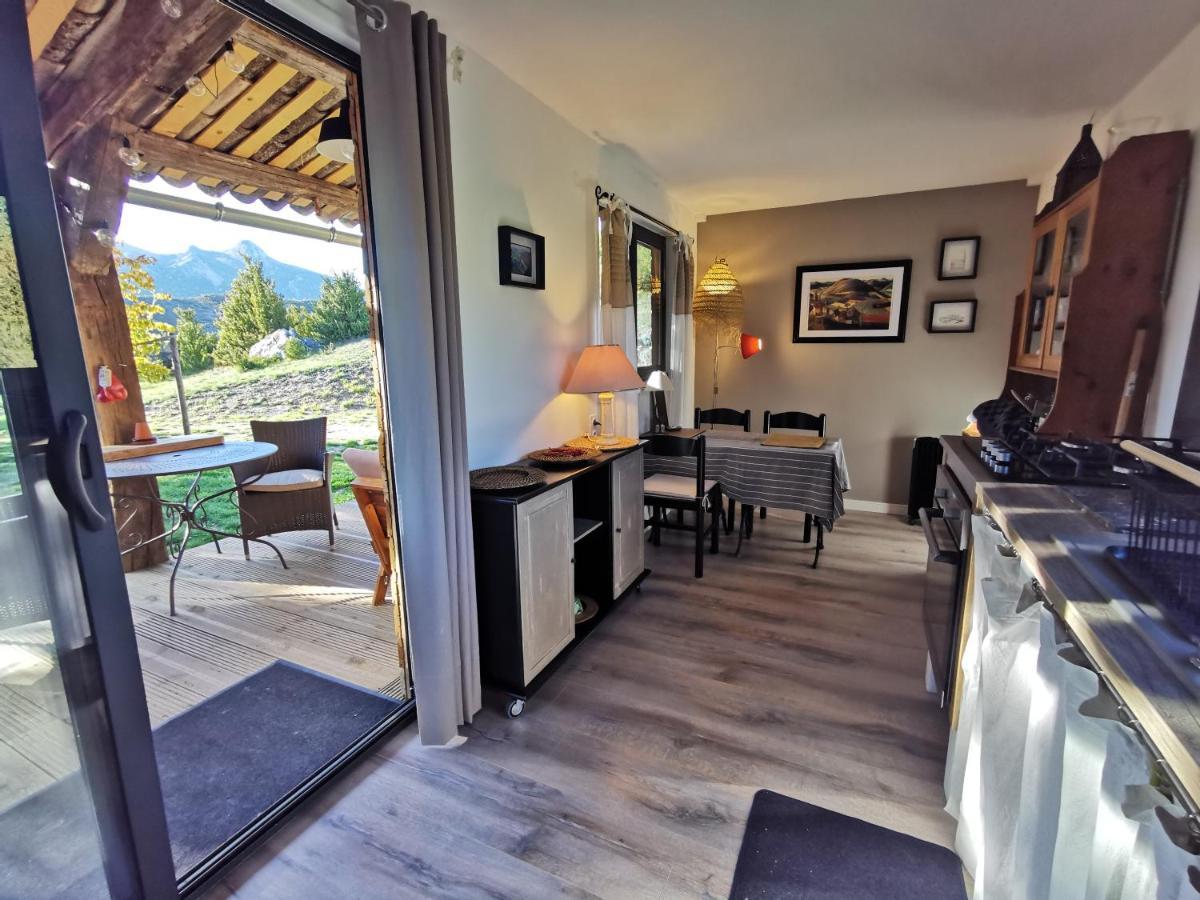 La Peyregoune, Logement En Pleine Nature Et Table D'Hotes Blieux Exterior foto